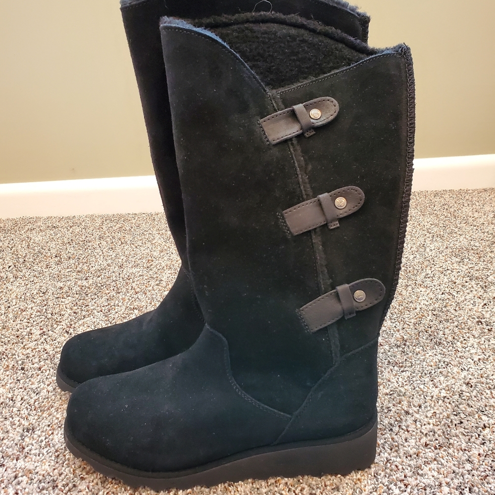 BearPaw Womens Suede, Shearling boots, Size 8